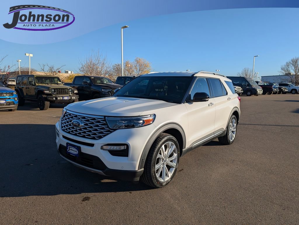 2022 Ford Explorer Platinum's photo