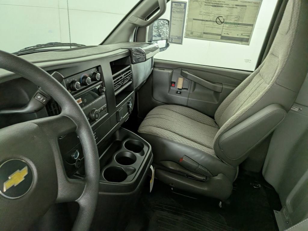 2026 Chevrolet Express Cargo Work Van - Photo 29