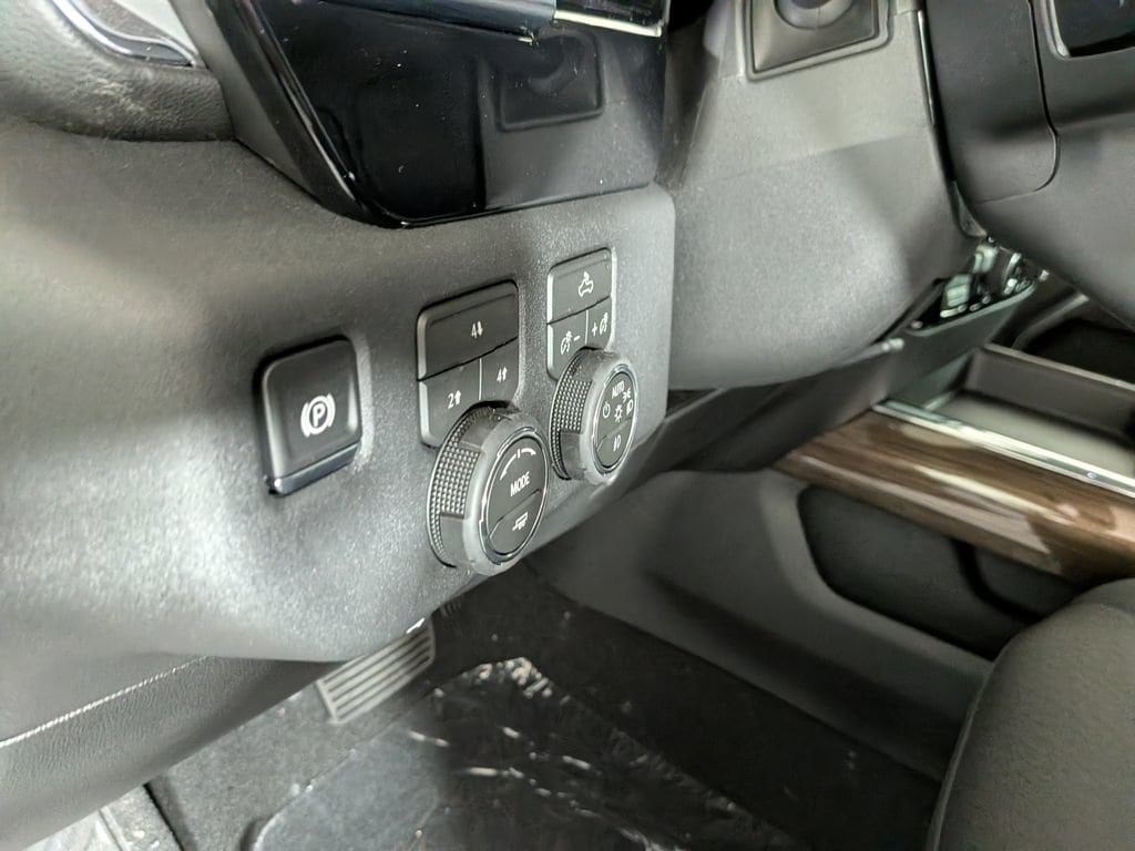 2026 Chevrolet Silverado 3500HD LT - Photo 16
