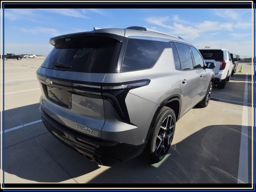 Used 2025 Chevrolet Traverse High Country SUV