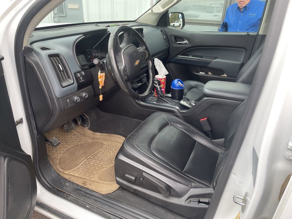 2022 Chevrolet Colorado Z71 photo 2