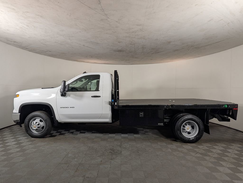 2025 Chevrolet Silverado 3500HD Work Truck photo 2