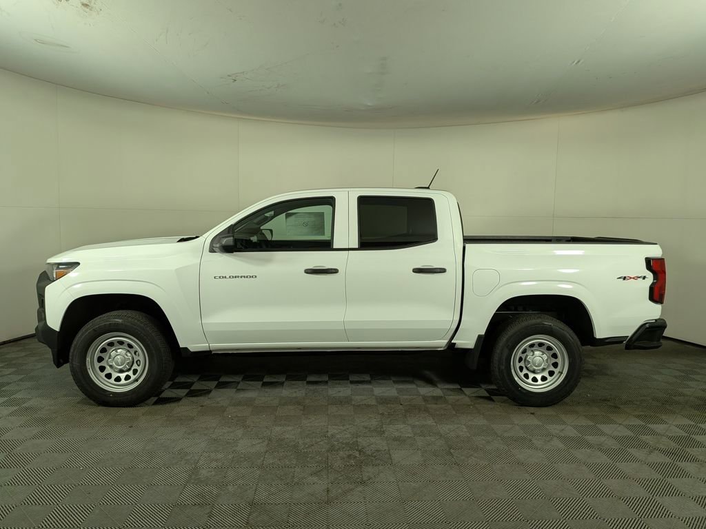 2025 Chevrolet Colorado LT photo 3