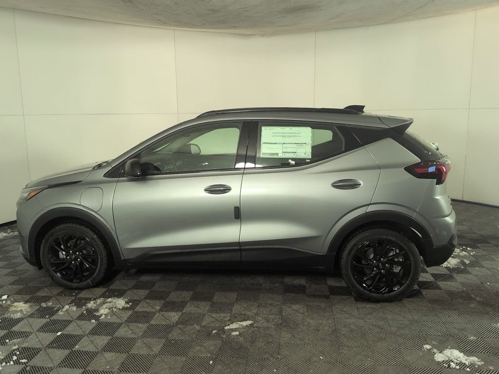 2027 Chevrolet Bolt RS - Photo 8