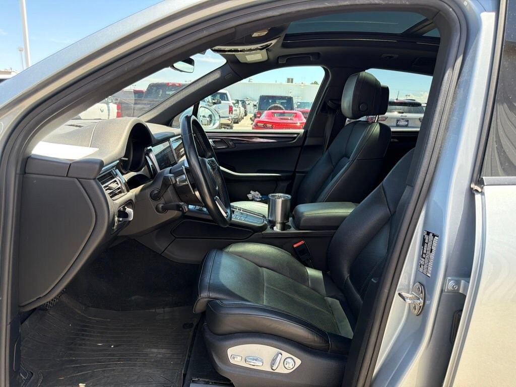 Used 2020 Porsche Macan Base SUV