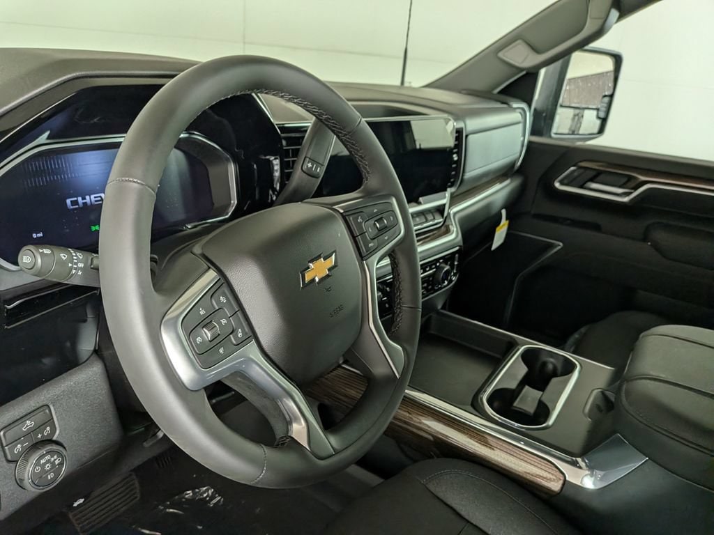 2026 Chevrolet Silverado 3500HD LT - Photo 17