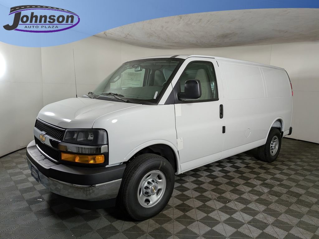 2026 Chevrolet Express 2500 Work Van HD's photo