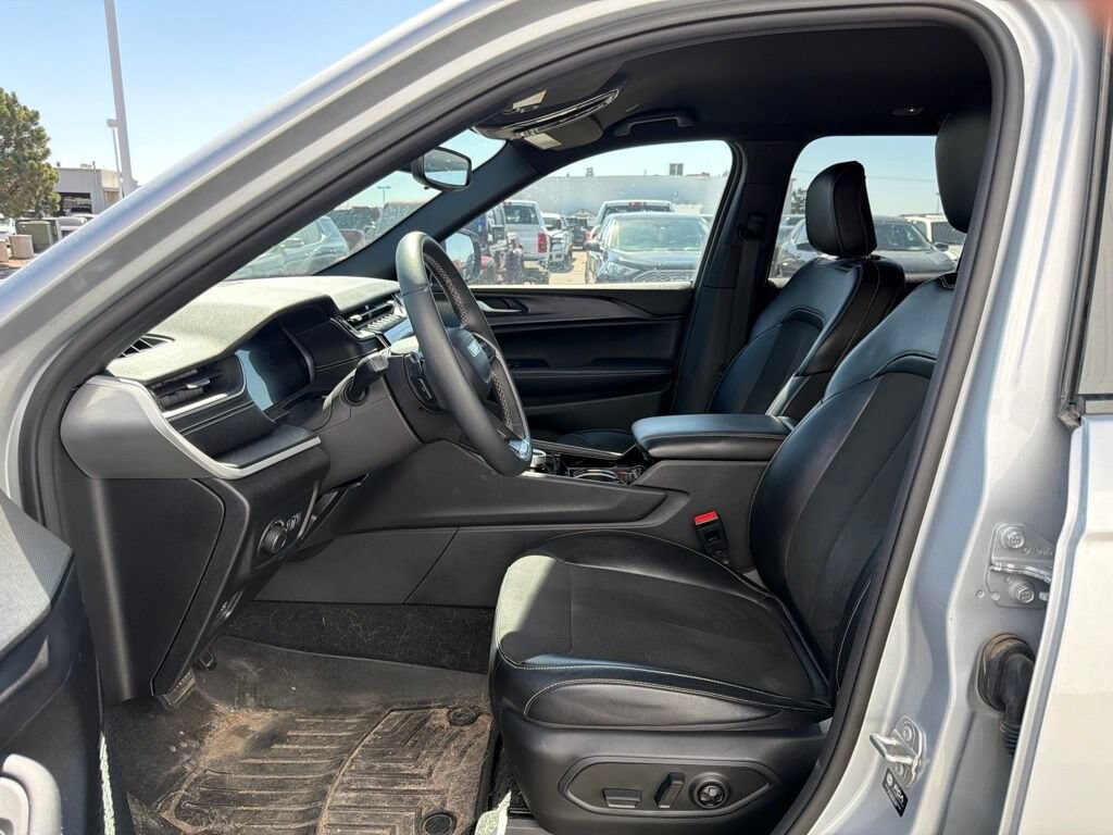 Used 2023 Jeep Grand Cherokee Altitude 4x4 SUV
