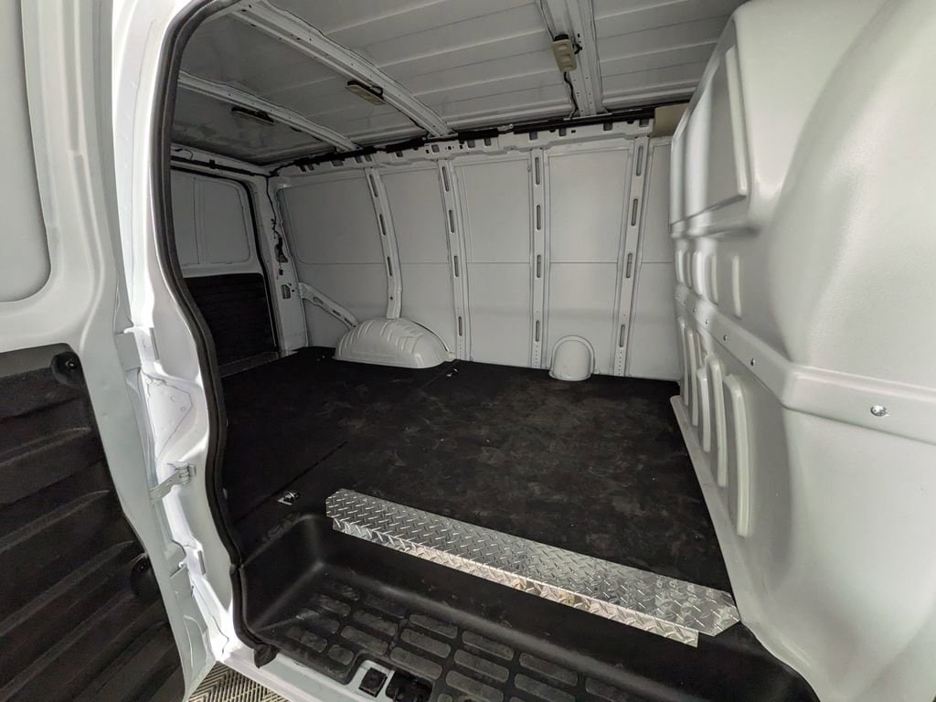 2026 Chevrolet Express Cargo Work Van - Photo 19