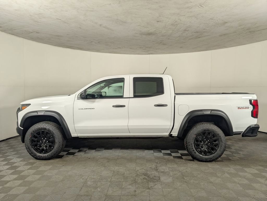 2026 Chevrolet Colorado Trail Boss photo 2