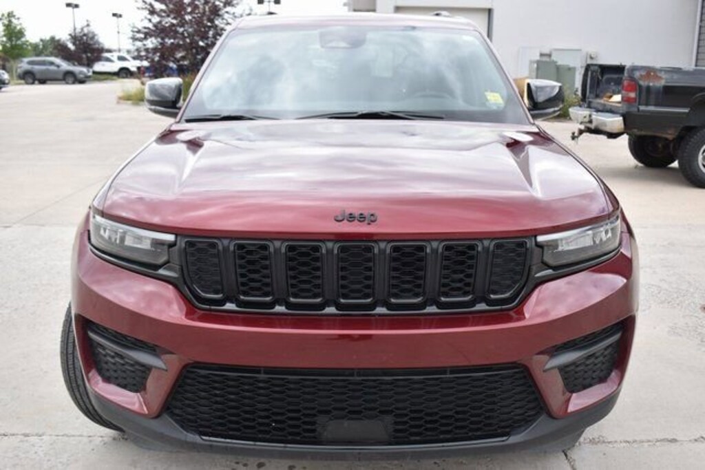 Used 2024 Jeep Grand Cherokee Altitude
