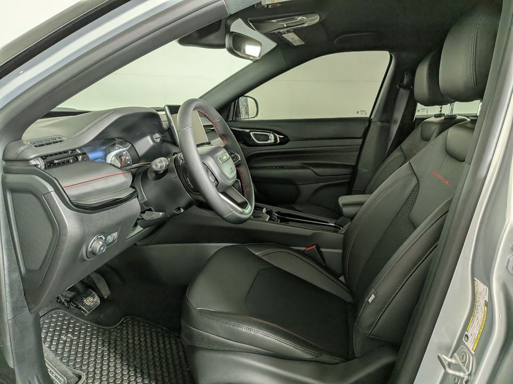 2026 Jeep Compass Trailhawk - Photo 16