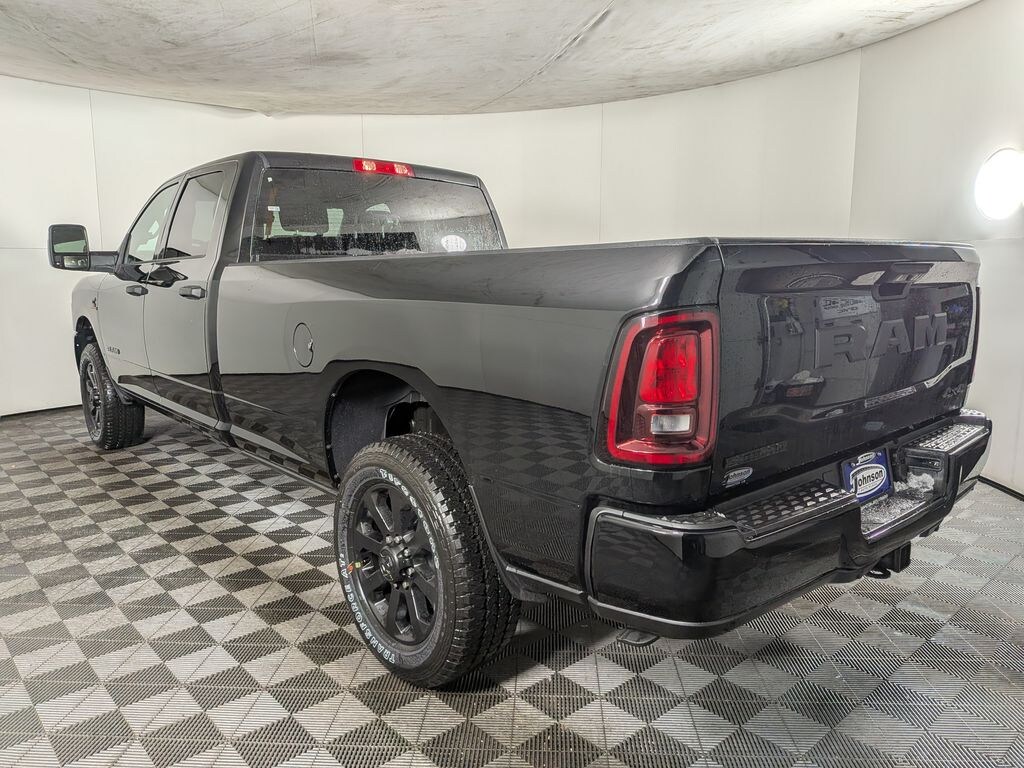 New 2026 Ram 3500 BIG HORN CREW CAB 4X4 8' BOX Pickup