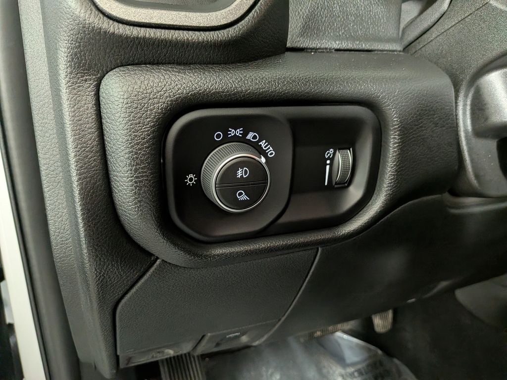 2026 RAM 3500 Tradesman - Photo 16