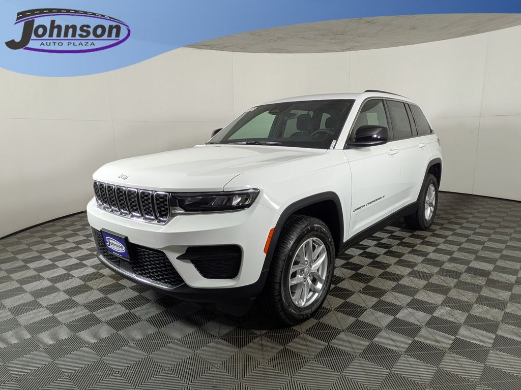 2025 Jeep Grand Cherokee LAREDO X 4X4