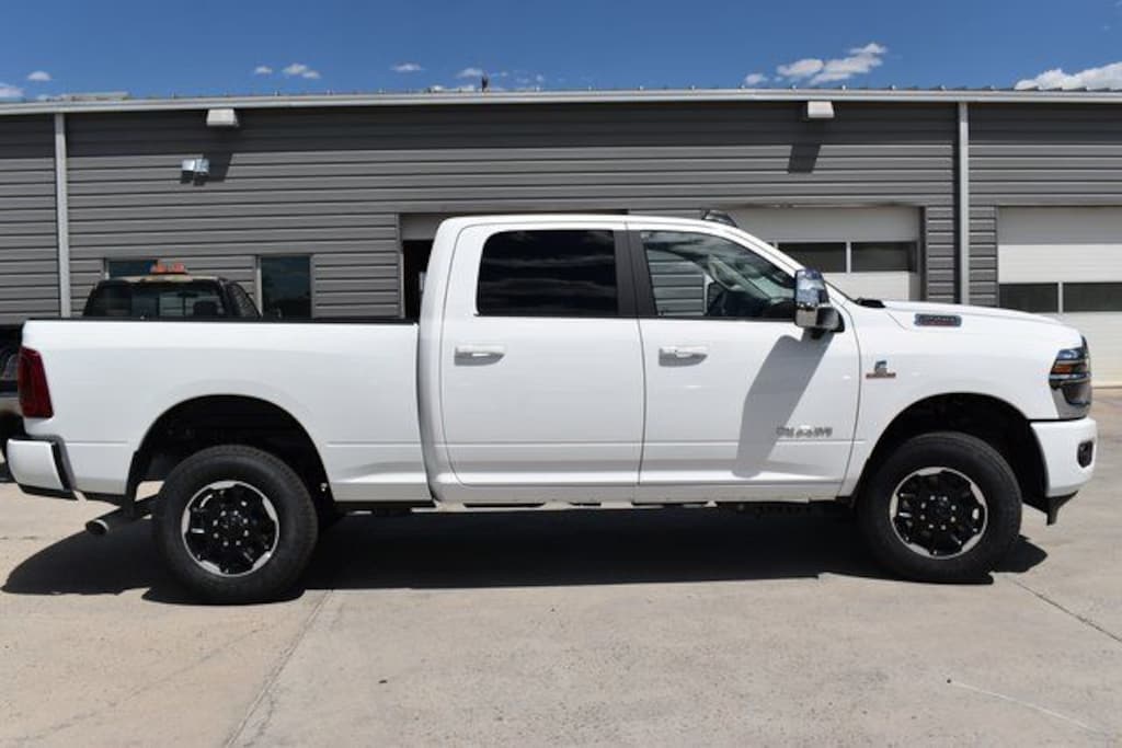 New 2025 Ram 2500 LARAMIE CREW CAB 4X4 6'4 BOX Pickup