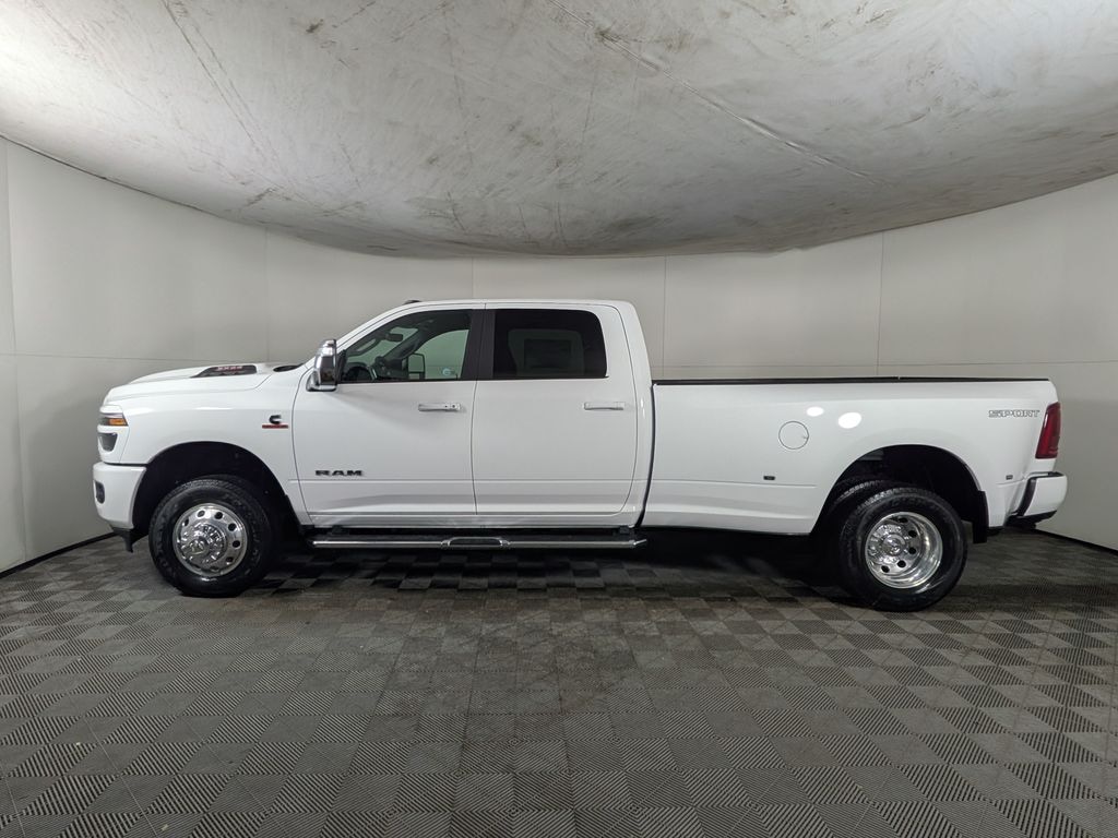 New 2026 Ram 3500 LARAMIE CREW CAB 4X4 8' BOX Pickup