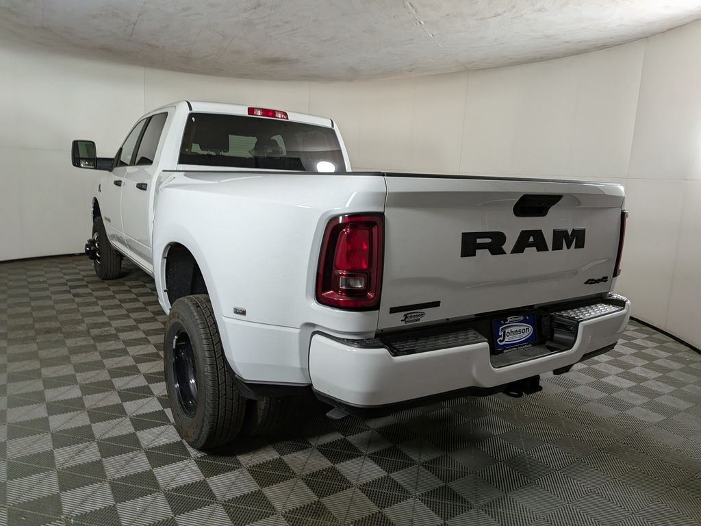 New 2026 Ram 3500 BIG HORN CREW CAB 4X4 8' BOX Pickup
