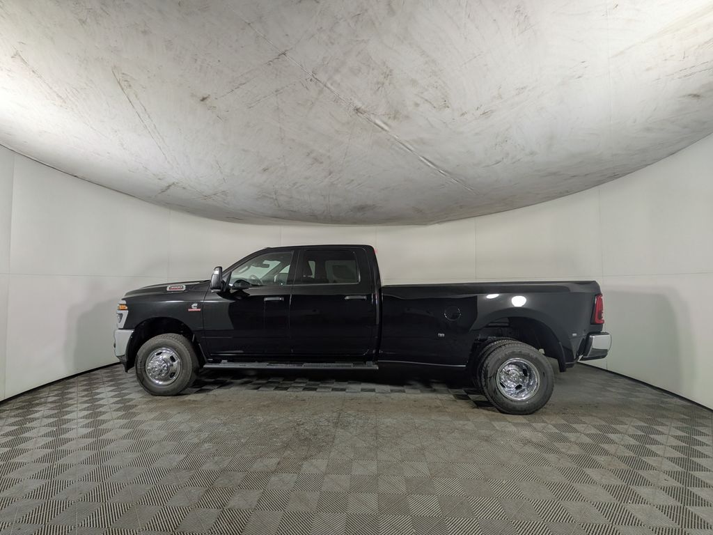 New 2026 Ram 3500 TRADESMAN CREW CAB 4X4 8' BOX Pickup