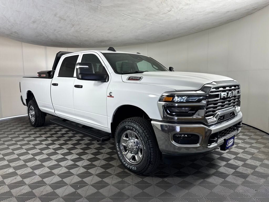New 2026 Ram 2500 TRADESMAN CREW CAB 4X4 8' BOX Pickup
