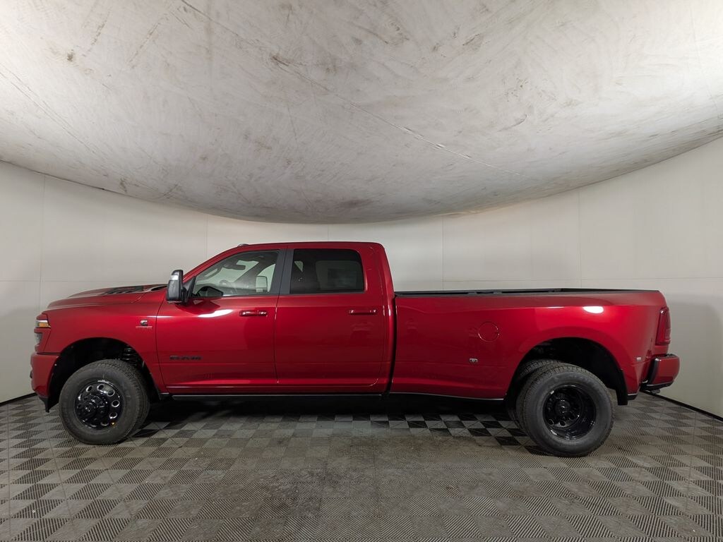 New 2026 Ram 3500 LARAMIE CREW CAB 4X4 8' BOX Pickup