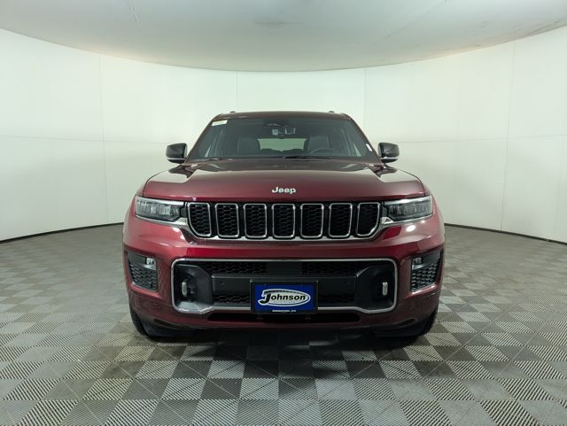 2025 Jeep Grand Cherokee Overland photo 2
