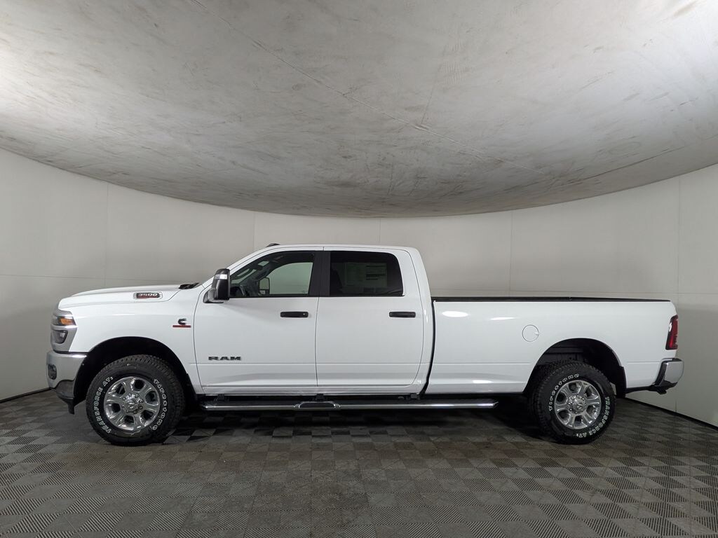 New 2025 Ram 3500 BIG HORN CREW CAB 4X4 8' BOX Pickup