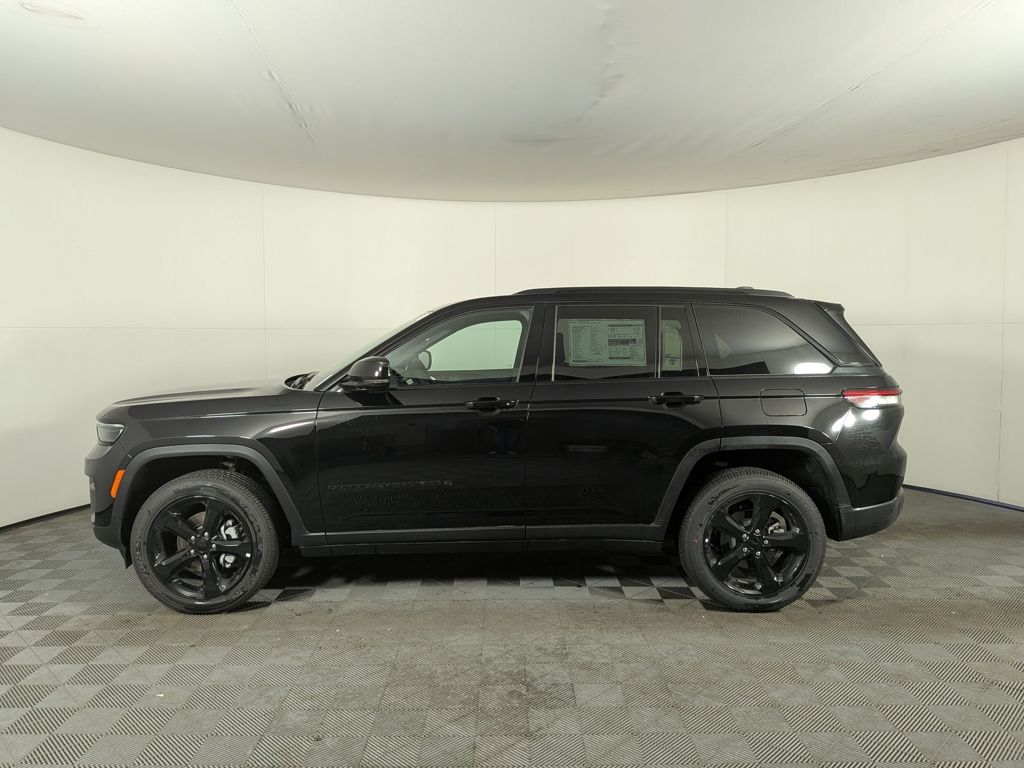 2025 Jeep Grand Cherokee Altitude X photo 2