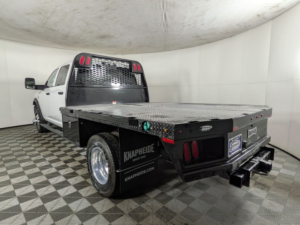 New 2026 Ram 3500 Chassis Cab TRADESMAN CREW 4X4 60' CA Pickup