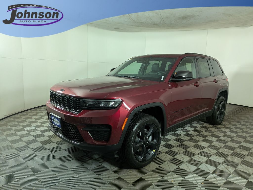 2025 Jeep Grand Cherokee Altitude's photo