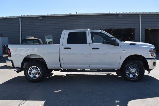 2025 Ram 2500 Tradesman photo 4