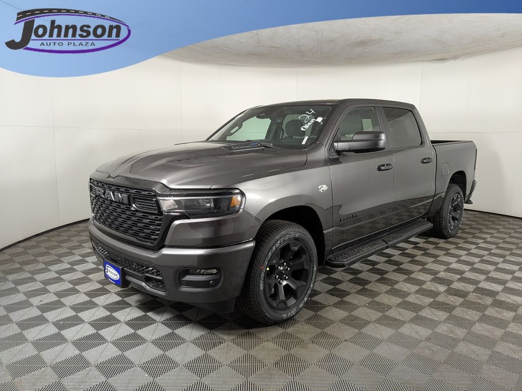New 2026 Ram 1500 EXPRESS CREW CAB 4X4 5'7 BOX Pickup