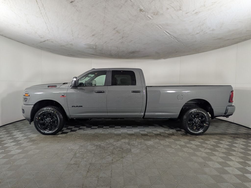 New 2026 Ram 3500 BIG HORN CREW CAB 4X4 8' BOX Pickup