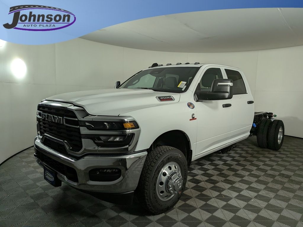 New 2025 Ram 3500 Chassis Cab 3500 TRADESMAN CREW CAB CHASSIS 4X4 60' CA Pickup