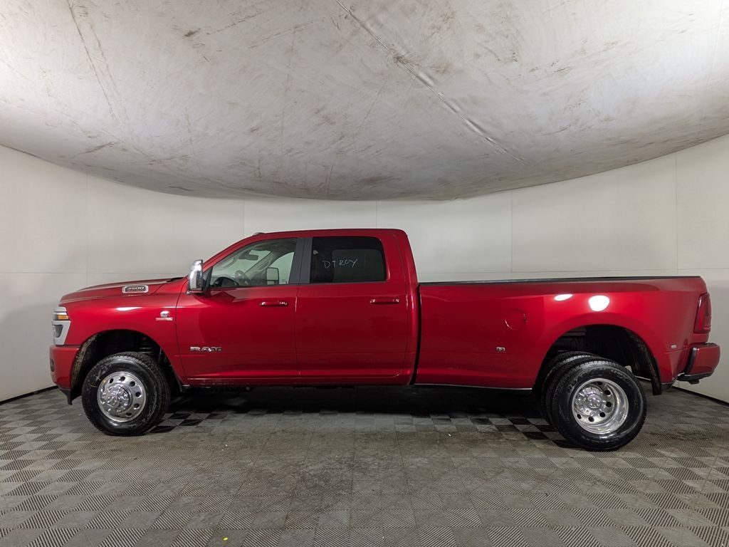 New 2026 Ram 3500 LARAMIE CREW CAB 4X4 8' BOX Pickup