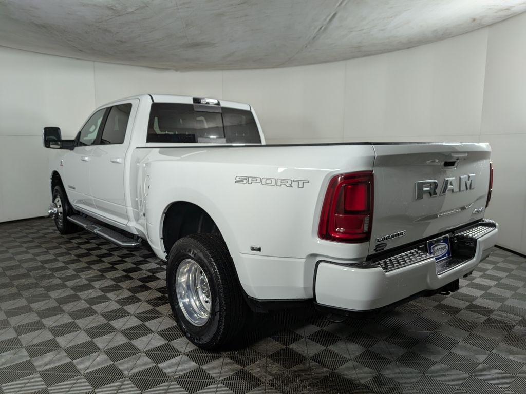 New 2026 Ram 3500 LARAMIE CREW CAB 4X4 8' BOX Pickup