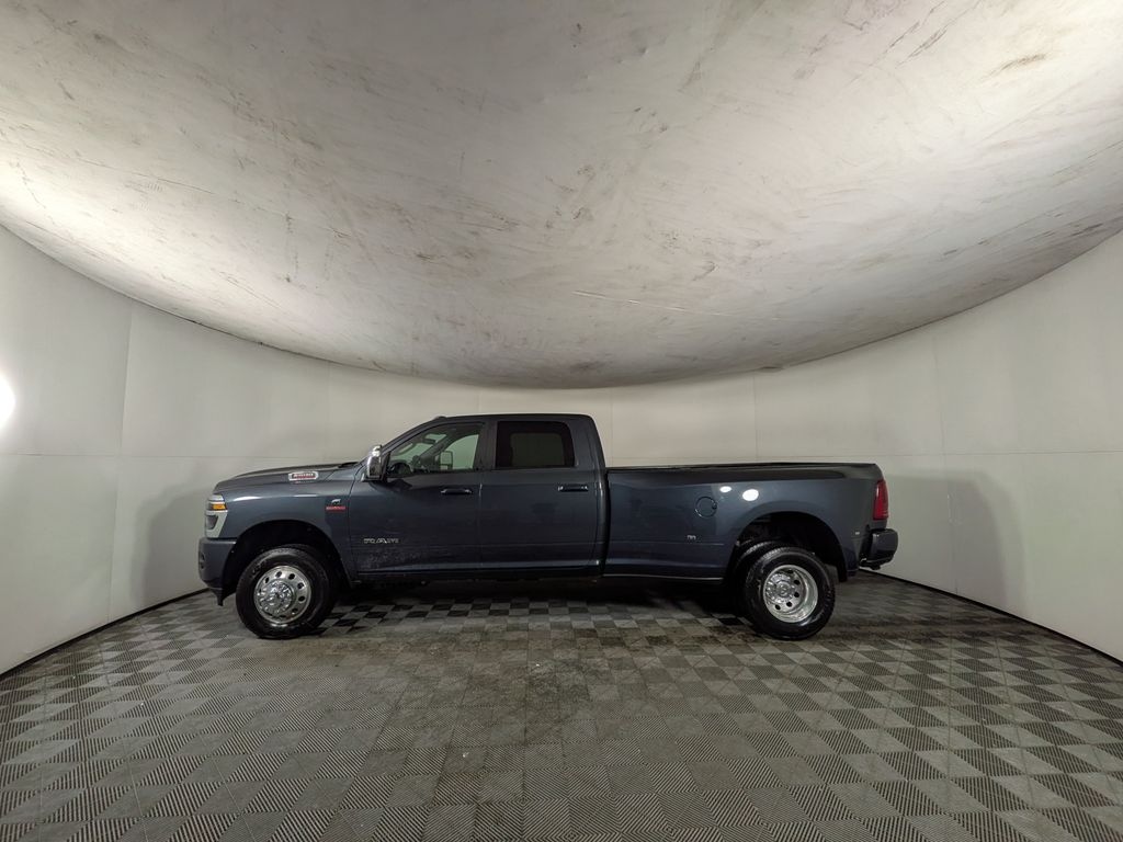 New 2026 Ram 3500 LARAMIE CREW CAB 4X4 8' BOX Pickup