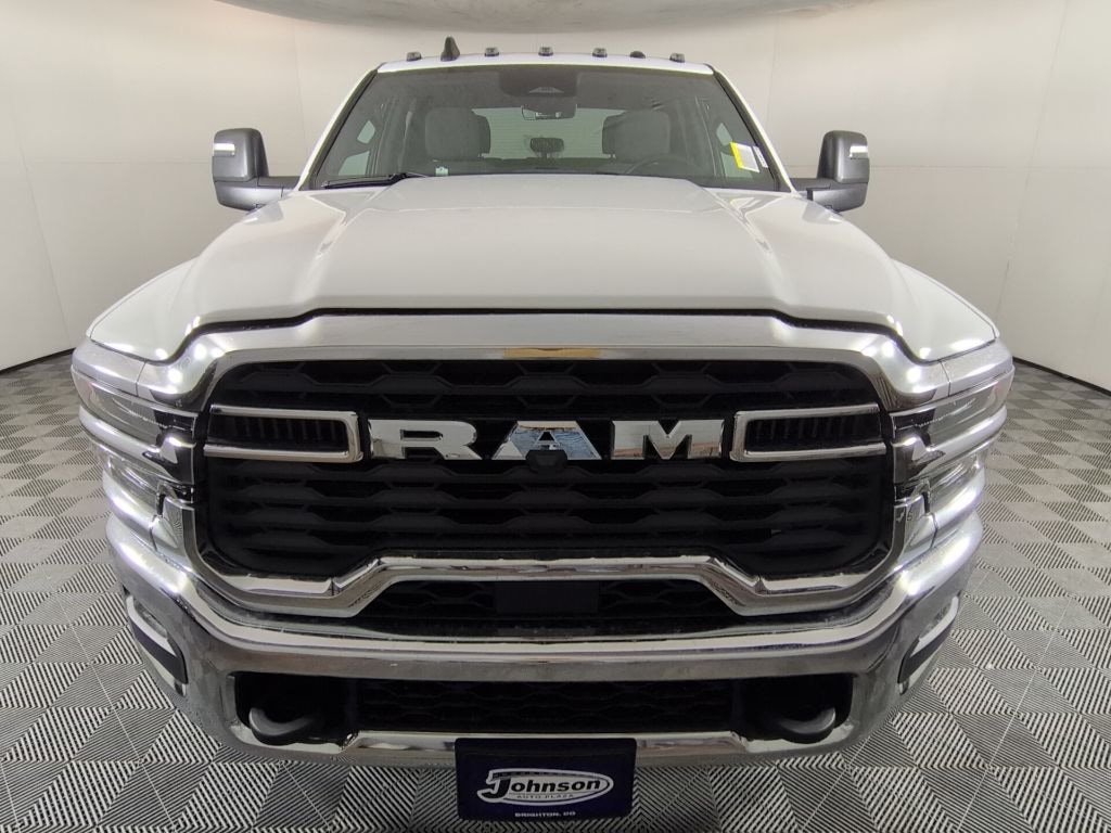 New 2026 Ram 5500 Chassis Cab TRADESMAN CREW 4X4 84' CA Pickup