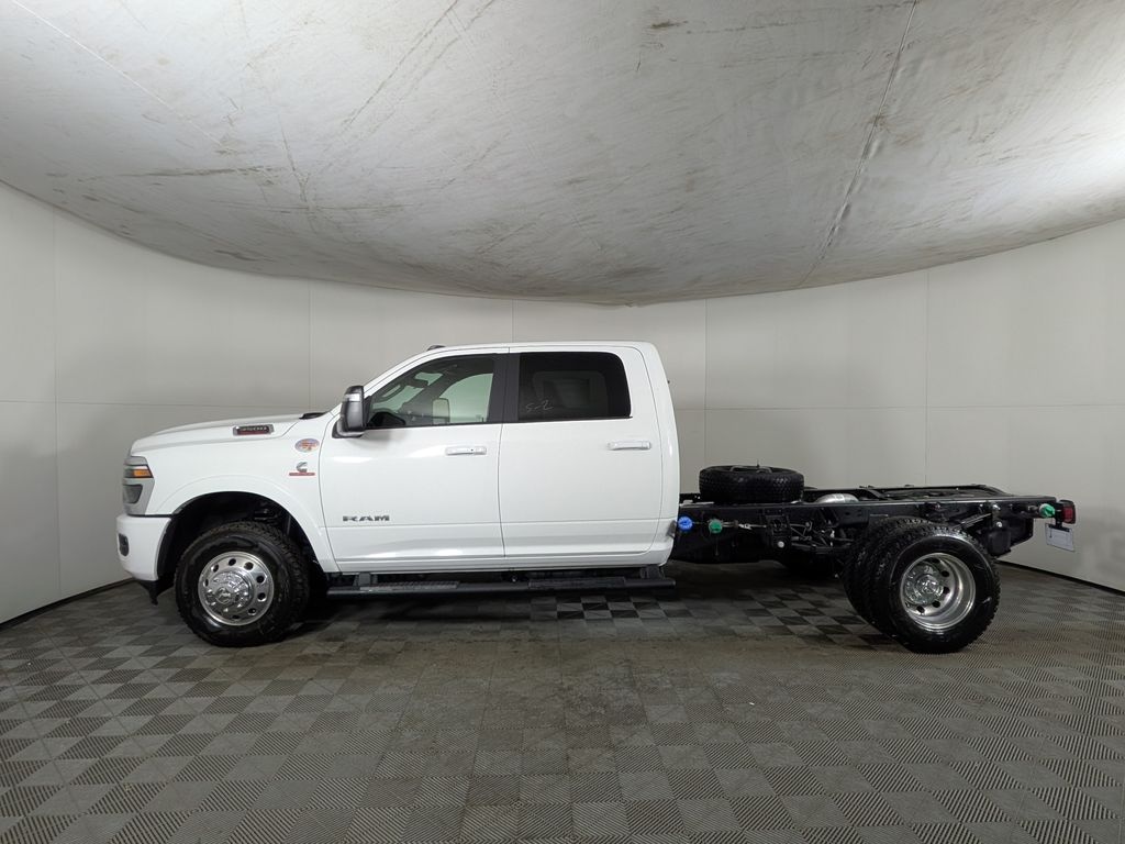 New 2026 Ram 3500 Chassis Cab BIG HORN CREW 4X4 60' CA Pickup