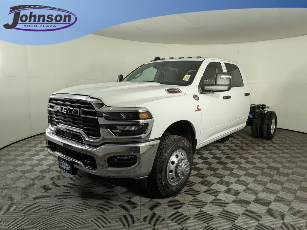 New 2025 Ram 3500 Chassis Cab 3500 TRADESMAN CREW CAB CHASSIS 4X4 60' CA Pickup