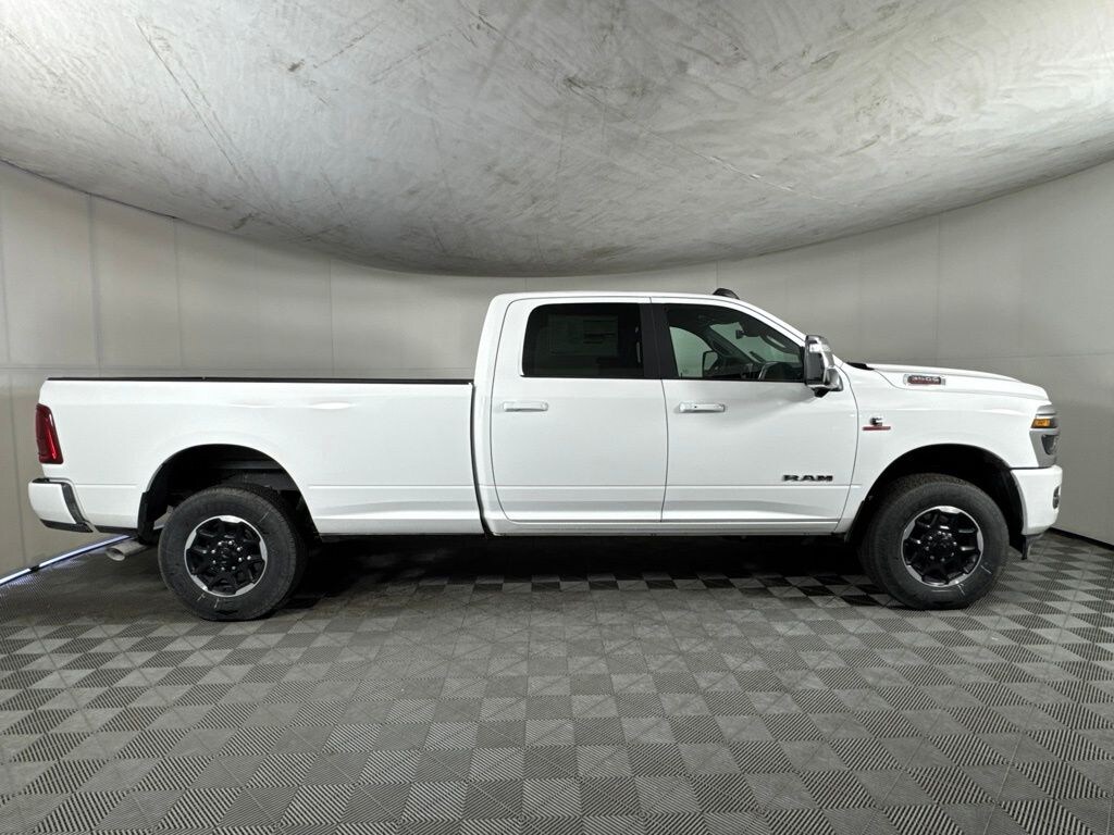 New 2026 Ram 3500 LARAMIE CREW CAB 4X4 8' BOX Pickup