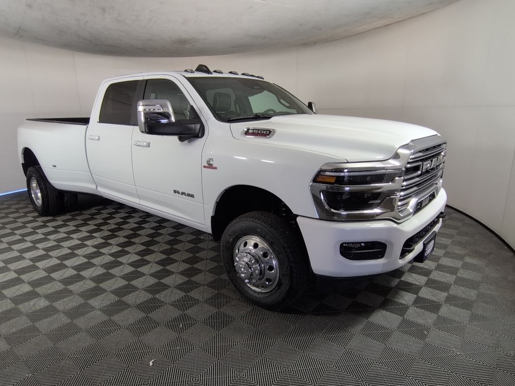 New 2026 Ram 3500 LARAMIE CREW CAB 4X4 8' BOX Pickup