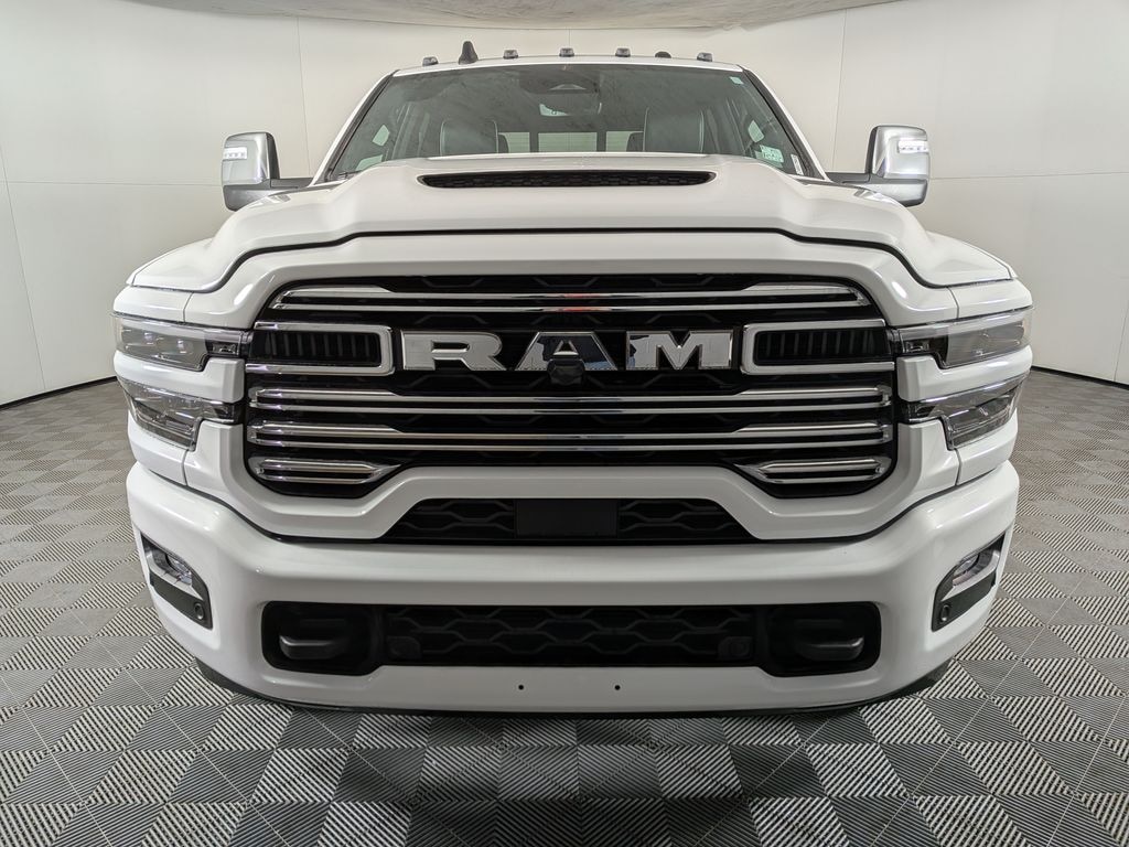New 2026 Ram 3500 LARAMIE CREW CAB 4X4 8' BOX Pickup