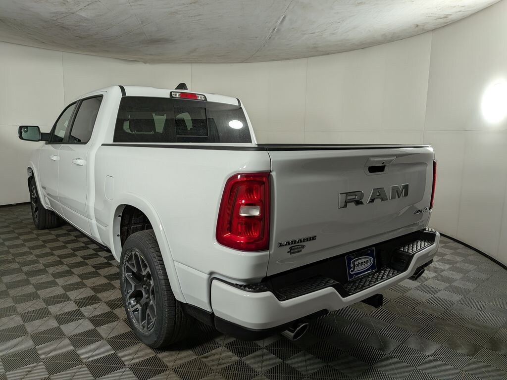 New 2026 Ram 1500 LARAMIE CREW CAB 4X4 6'4 BOX Pickup