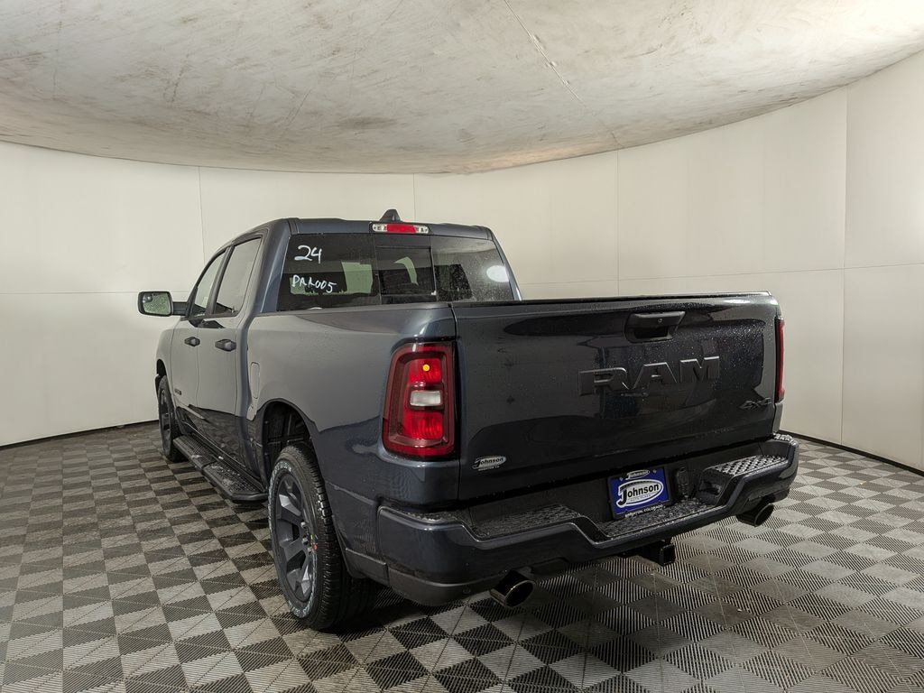 New 2026 Ram 1500 EXPRESS CREW CAB 4X4 5'7 BOX Pickup