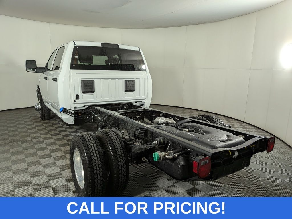 2025 Ram 3500 Tradesman photo 4