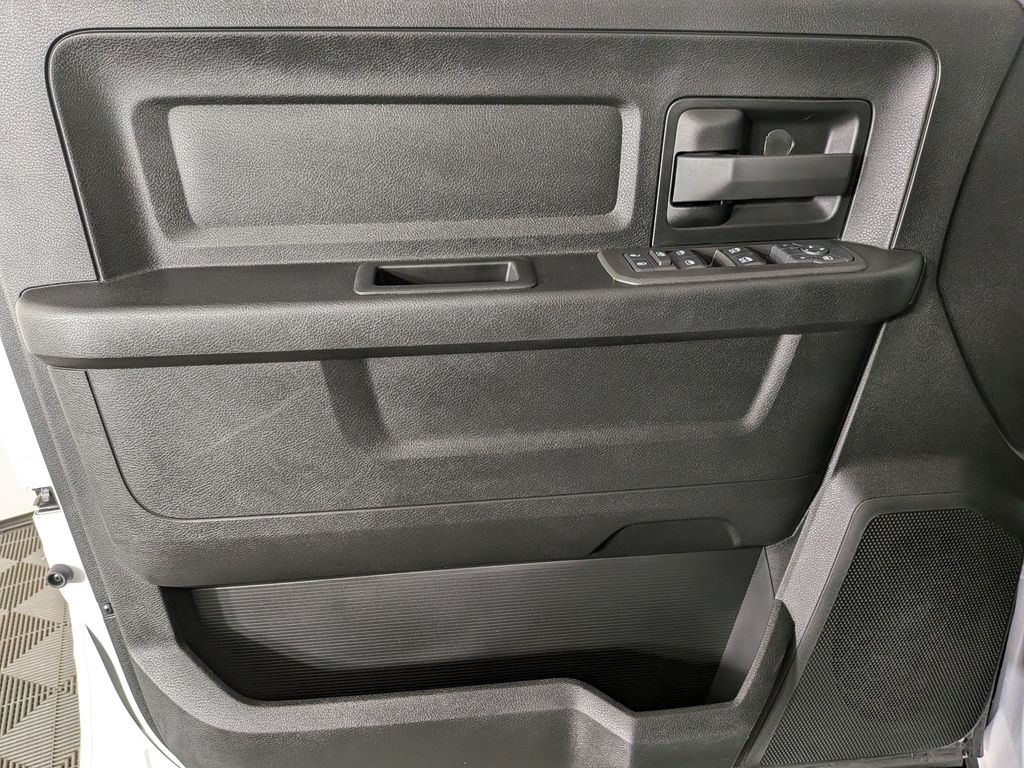 2026 RAM 3500 Tradesman - Photo 14
