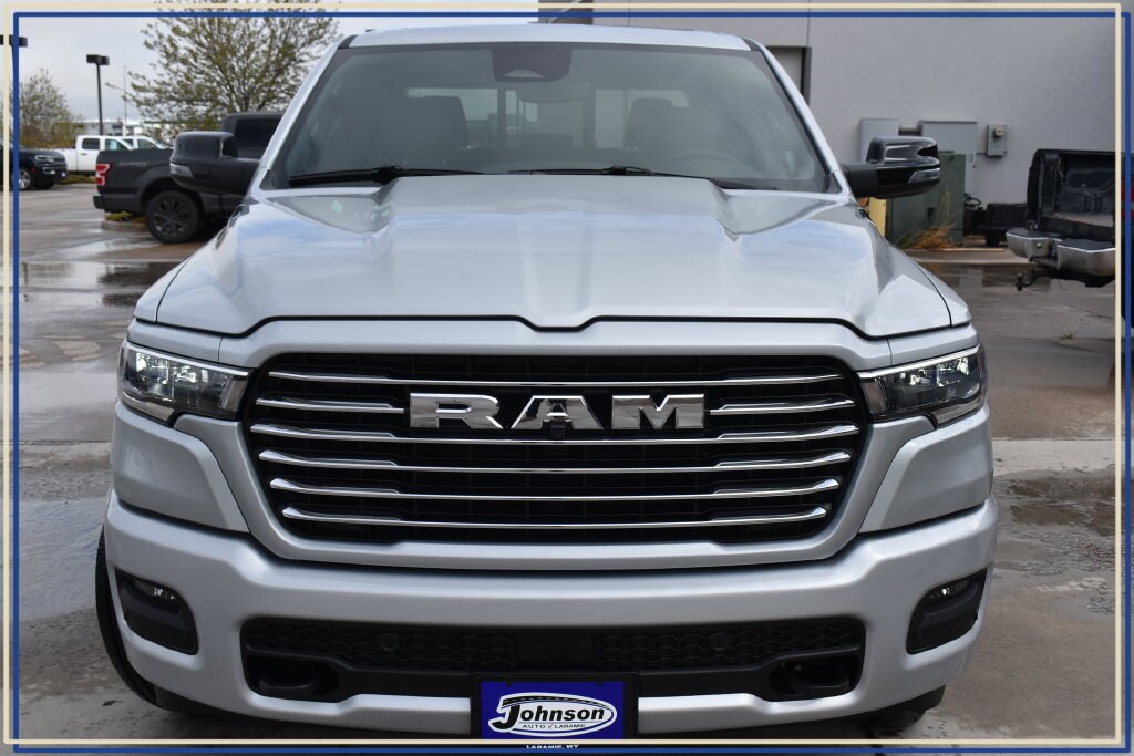 New 2026 Ram 1500 LARAMIE CREW CAB 4X4 5'7 BOX Pickup