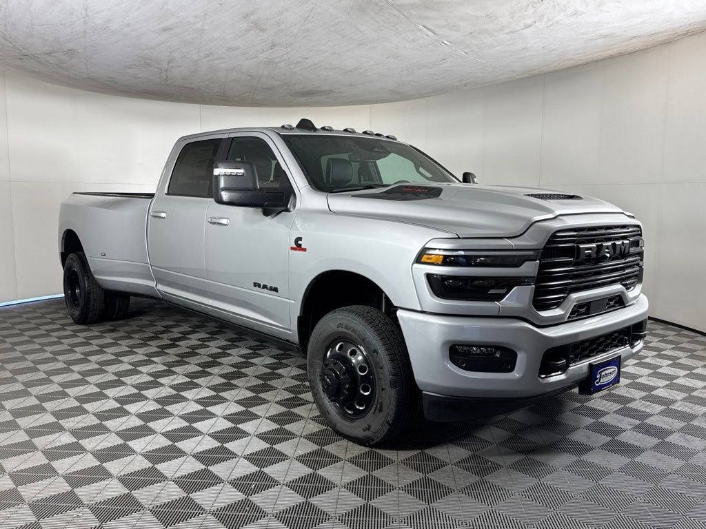 New 2026 Ram 3500 LARAMIE CREW CAB 4X4 8' BOX Pickup