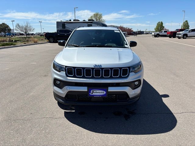 2025 Jeep Compass Latitude photo 2